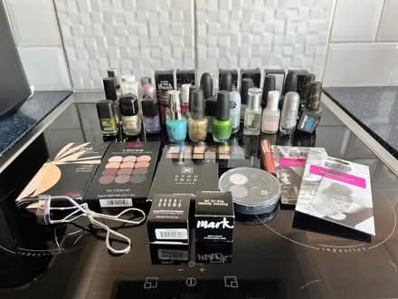 Photo of free load of nail polishes & makeup etc (Spondon DE21) #1