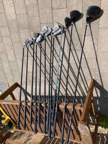 Photo of free Used Dunlop golf clubs RH (RG4 Upper Woodcote Road) #4
