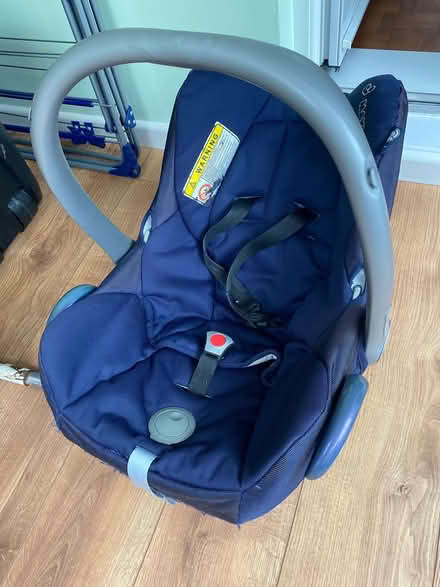 Photo of free Maxi cosi baby car seat (Redditch B97) #1