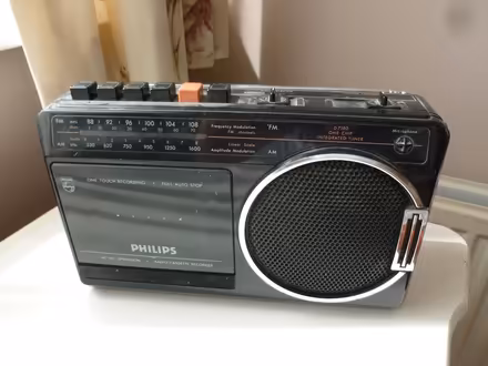 Photo of free Analogue Radio (Hadleigh SS7) #1