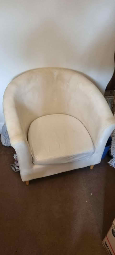 Photo of free Bucket chair and blankets N4 (Harringay N4) #2