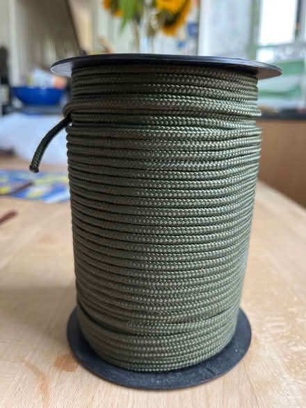 Photo of free Para cord (Bn1 6lf) #2