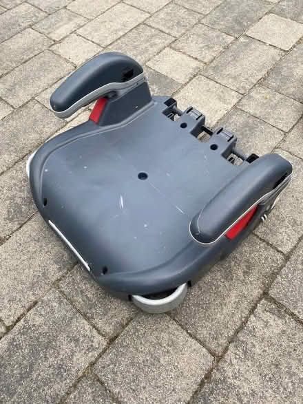 Photo of free Child car booster seat (Redditch B97) #1