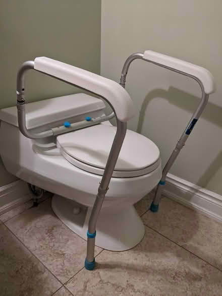 Photo of free Toilet Seat Support (yonge & Finch) #2
