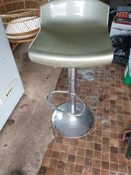 Photo of free Bar stool (Tweenaways TQ3) #1