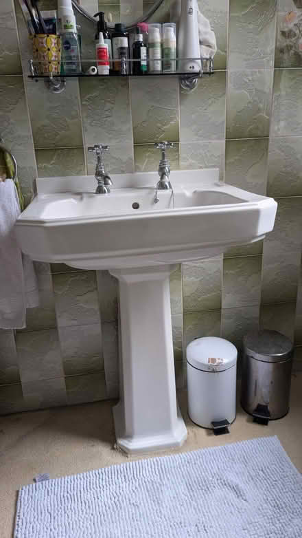 Photo of free Pedestal sink (Meanwood LS6) #4