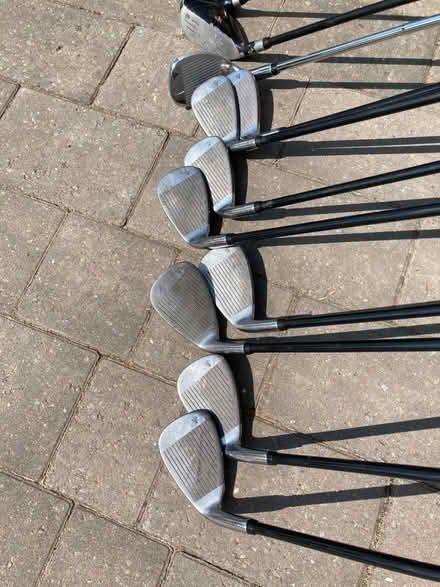Photo of free Used Dunlop golf clubs RH (RG4 Upper Woodcote Road) #2