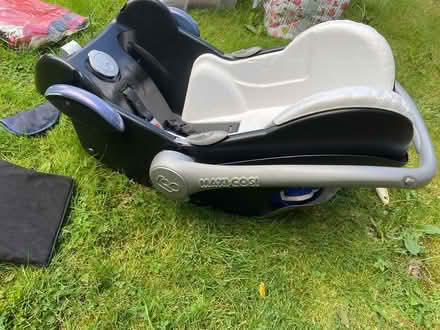 Photo of free Maxi cosi baby car seat (Redditch B97) #4
