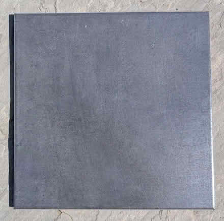 Photo of free 12 Grey Ceramic Floor Tiles - 31.5cms x 31.5cms (Wokingham RG40) #4