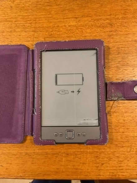 Photo of free Kindle in case (Bare LA4) #1