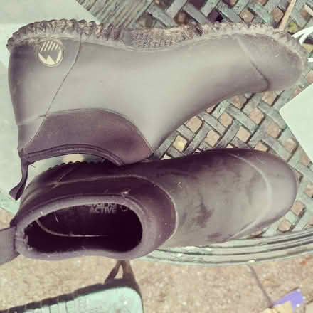 Photo of free Shoes (Reddish SK5) #4