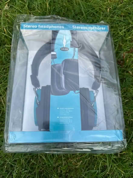 Photo of free Stereo headphones (Hambleton YO8) #1