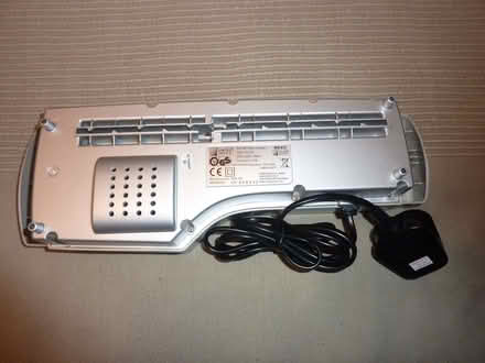 Photo of free Bin-top shredder -Office Supplies document shredder up to A4 (Purley CR8) #4