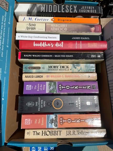 Photo of free Orchard Ave books curb alert (Redwood City (south end)) #1