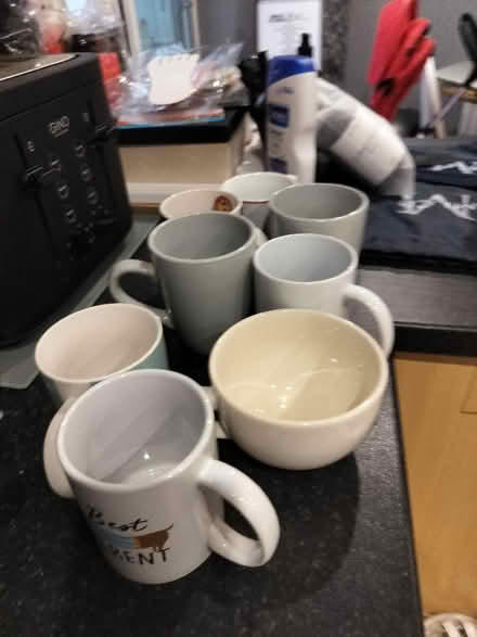 Photo of free X6 mugs (Larkfield, ME20) #1