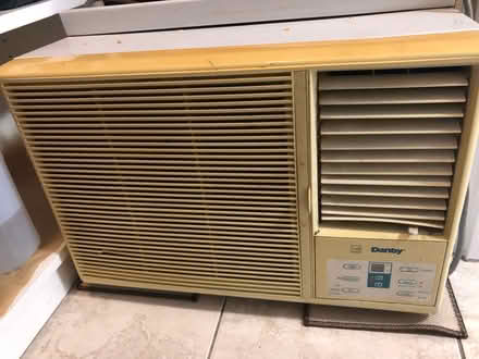 Photo of free Window AC - 8400 btu (Kitchener) #1