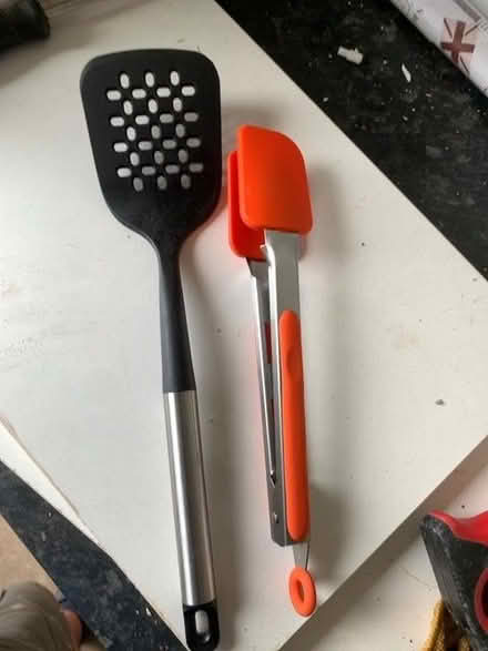 Photo of free Plastic spatula and kitchen tongs (Ledbury HR8) #1