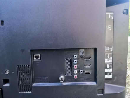 Photo of free Sony Bravia TV with remote (Caversham Heights RG4) #3