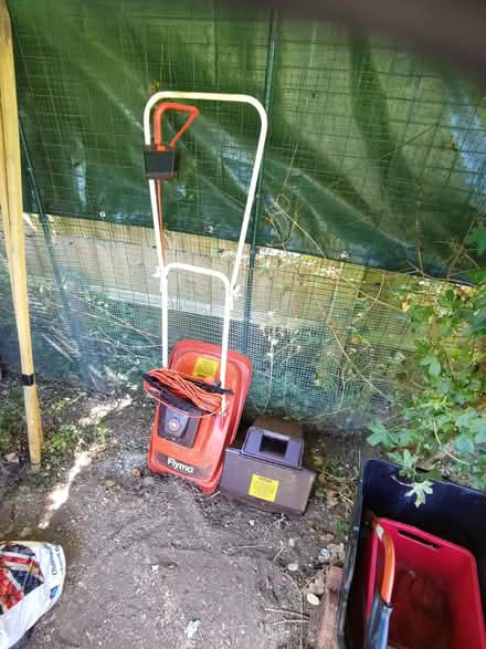 Photo of free 1992 flymo lawn mower (Lower Earley RG6) #1