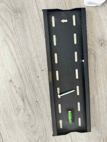 Photo of free wall bracket for tv (Glenrothes KY7) #1