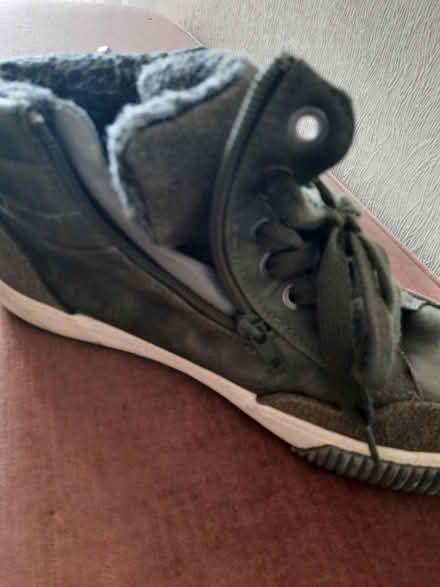 Photo of free Boys/mens high top trainers (ME20) #3