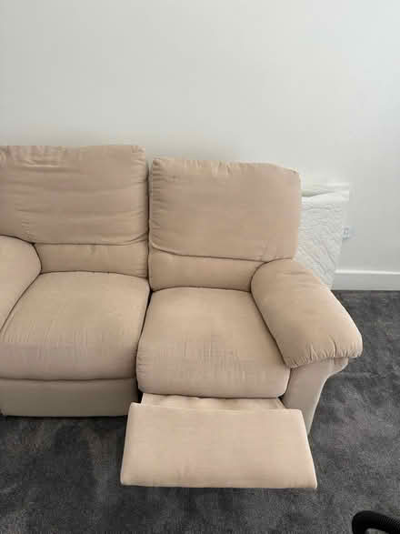Photo of free Sofa (RH102EL) #1