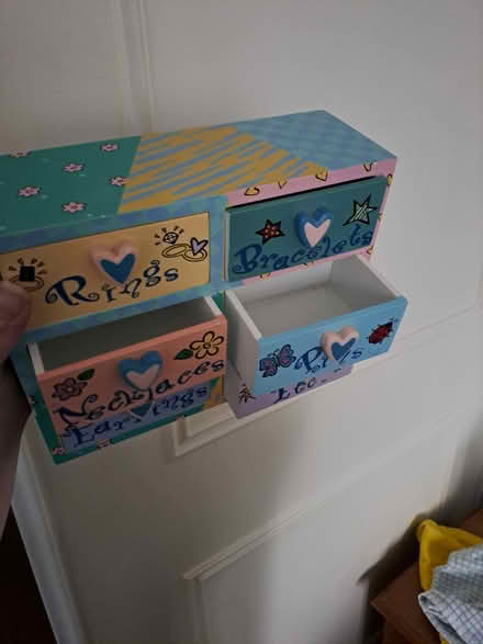 Photo of free Little girl's jewellery box (SY3) #3