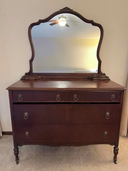 Photo of free Antique Dresser (Southeast Schaumburg)