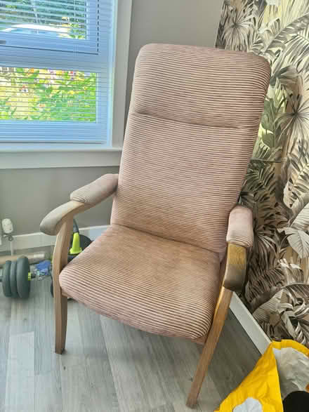 Photo of free solid chair (Glenrothes KY7) #1