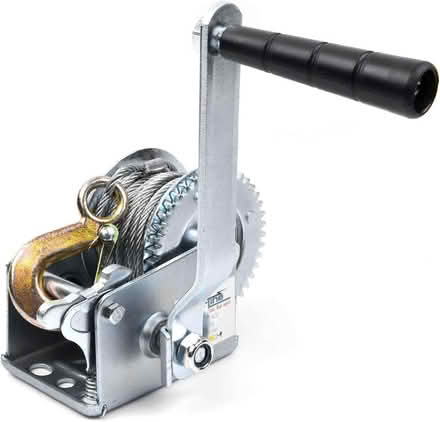 Photo of winch of some sort (electric or manual ratchet) (Manor Park S2) #3