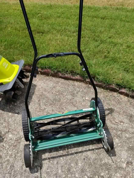 Photo of free Manuel push mower (Stone Mountain near Rockbridge) #1