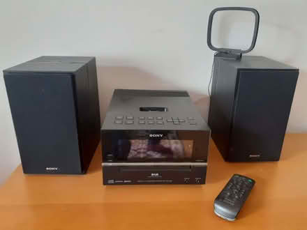 Photo of free Micro Hi-Fi System (Kelvindale G12) #1