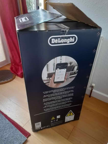 Photo of free cardboard box/sleeve (Kingsway) #1