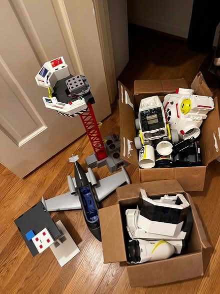 Photo of free Playmobile- airplane and space (Bethesda) #2