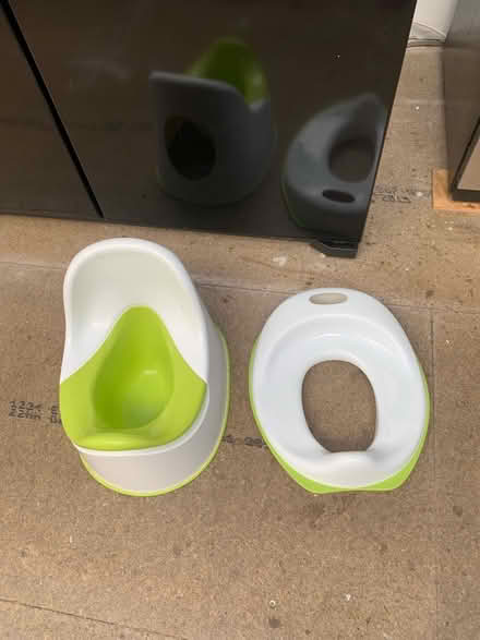 Photo of free 2 x potty and 1 kids toilet seat (GL53) #1