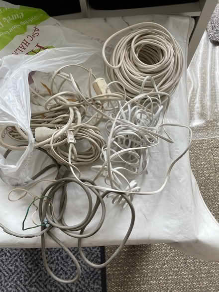 Photo of free Lots of wires (Ilford IG1) #4