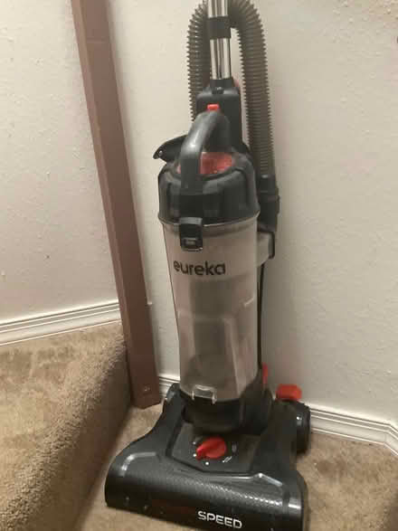 Photo of free Vacuum with broken rollers (Near Pacheco po) #1