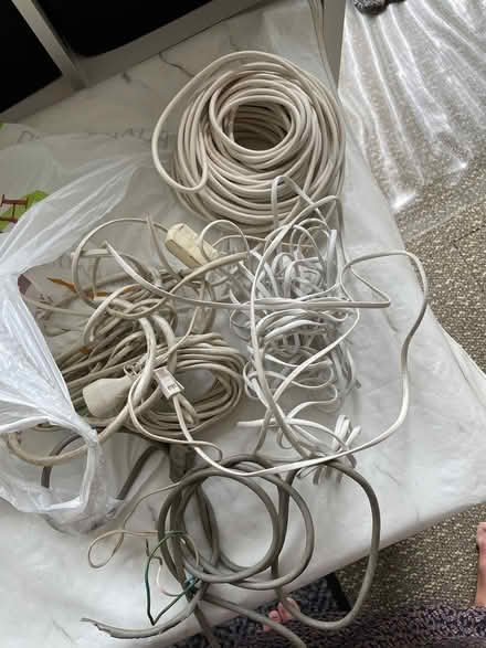 Photo of free Lots of wires (Ilford IG1) #2
