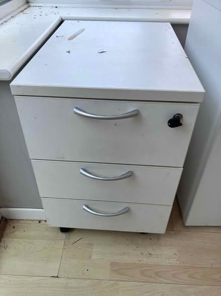Photo of free White drawers (CM2) #1