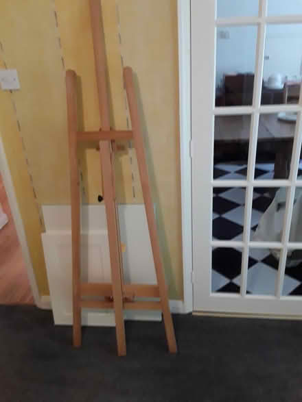 Photo of free Artist's full size easel (Woking GU22) #1