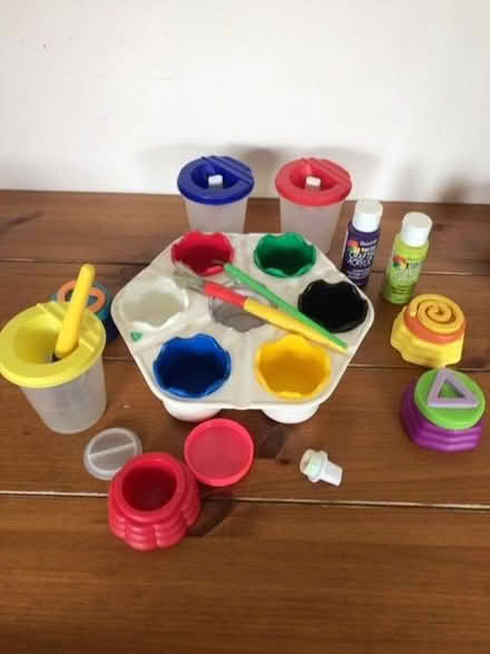 Photo of free ELC Galt Kids Paint Pots And Mixing Palette (Harvey Close BS22) #2