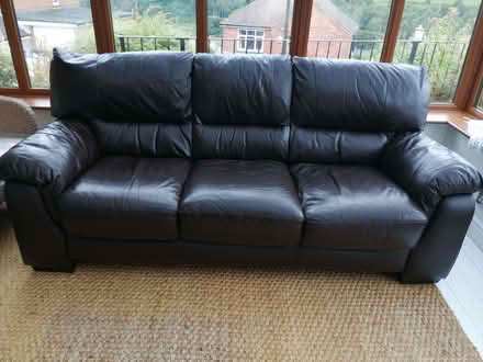 Photo of free Settee, brown leather (Ambergate DE56) #1