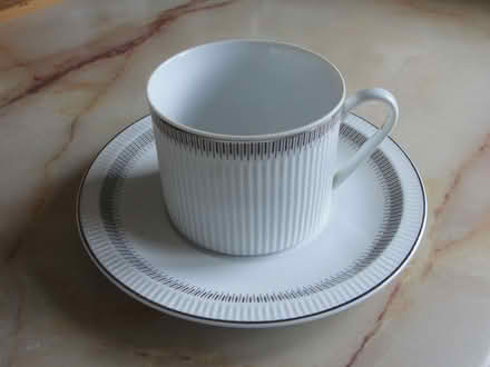Photo of Royal Thailand Tienshan dinner service (Norcot RG30) #1