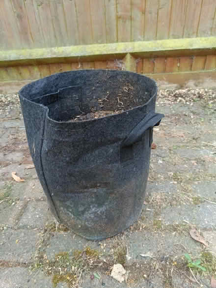 Photo of free Tall grow bag with soil (Letchworth SG6) #1