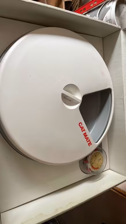 Photo of free 2 Automatic Cat Feeders (New forest, Bramshaw) #3
