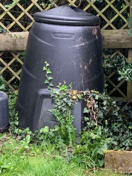 Photo of Black plastic compost bin (The Goggin SY8) #1