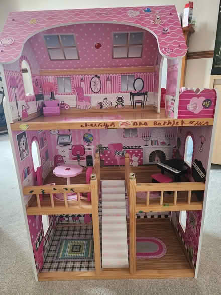 Photo of free Doll house (Rm25lu) #1