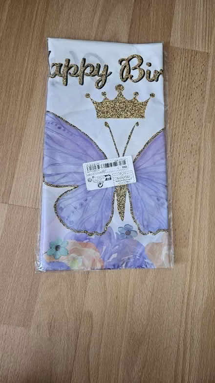 Photo of free Butterfly birthday table cloth (HA7) #1