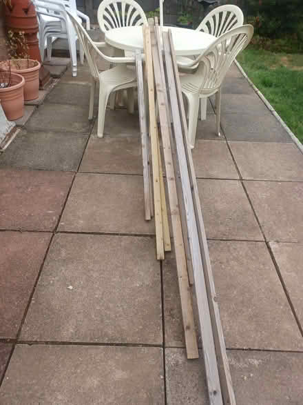 Photo of free Different lengths of wood (Kingswinford DY6) #1