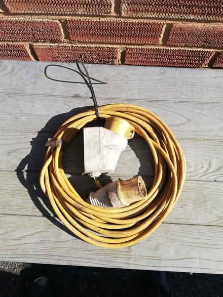 Photo of free 110 extension lead (Catchems End DY12) #1